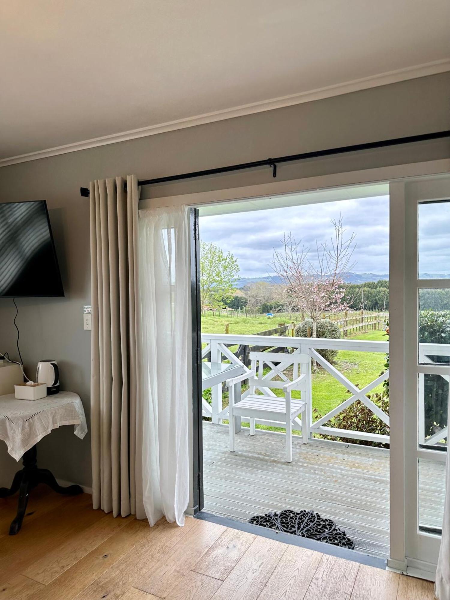Bycroft Lodge Karaka Bagian luar foto