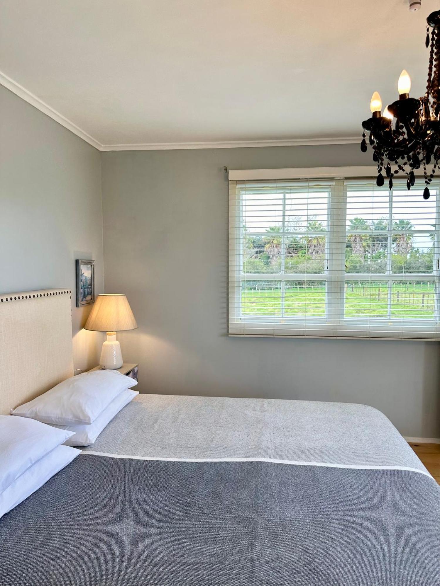 Bycroft Lodge Karaka Bagian luar foto