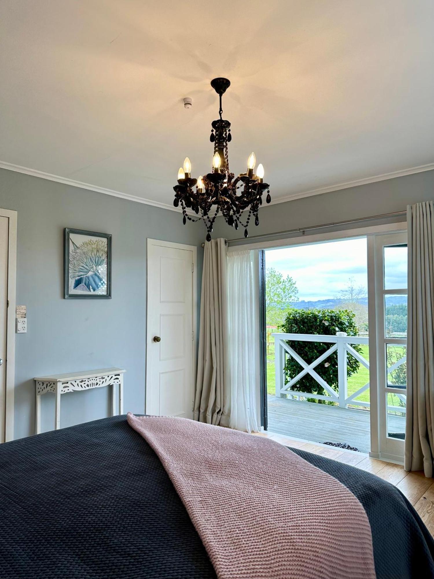 Bycroft Lodge Karaka Bagian luar foto