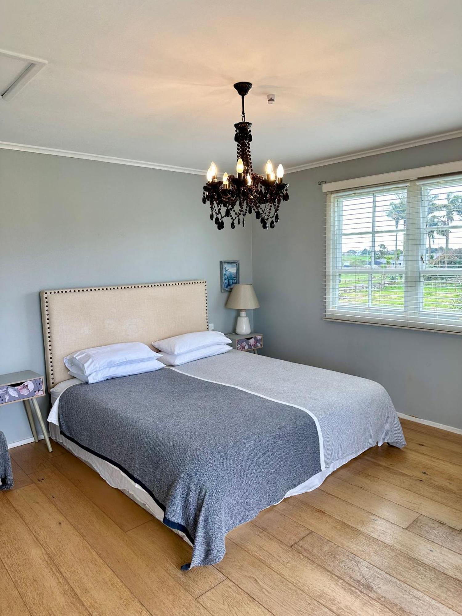 Bycroft Lodge Karaka Bagian luar foto
