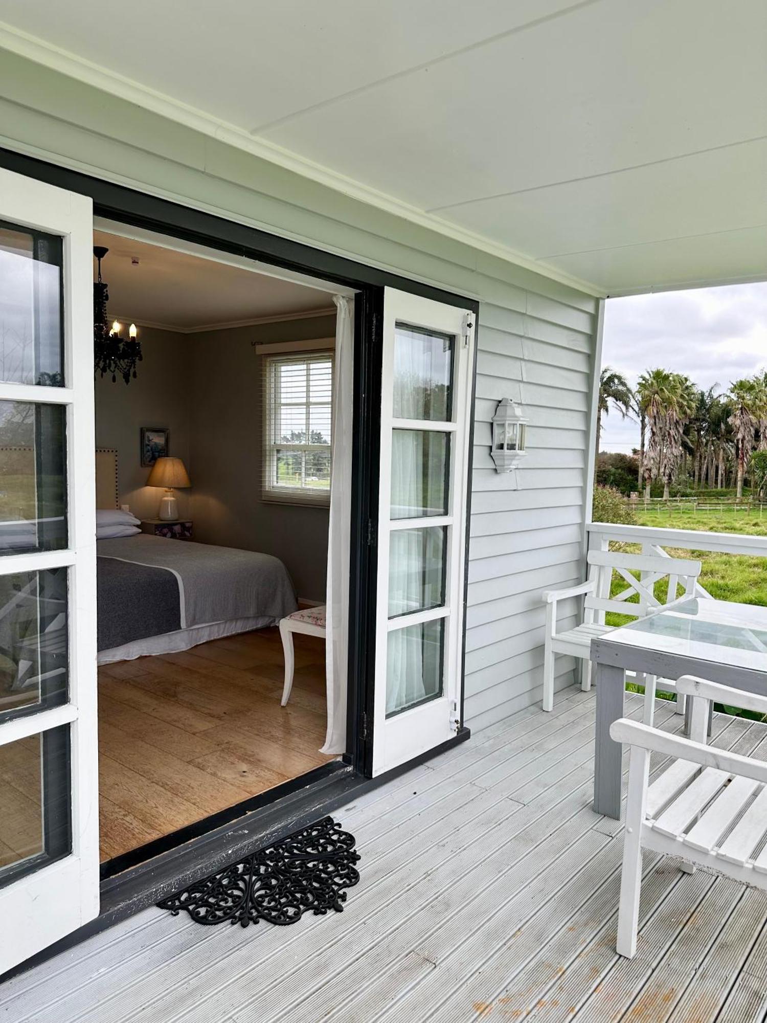 Bycroft Lodge Karaka Bagian luar foto